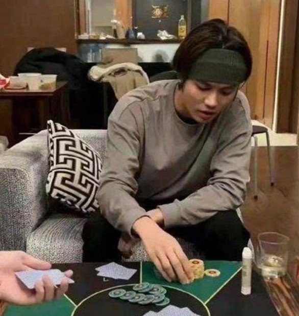 Nam thần tượng bị bóc phốt nói dối, lợi dụng fan, nghiện cờ bạc - 2