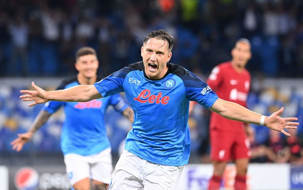Napoli vùi dập Liverpool 4-1