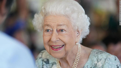 Nữ hoàng Anh hủy cuộc gặp các tân bộ trưởng sau lời khuyên của bác sĩ