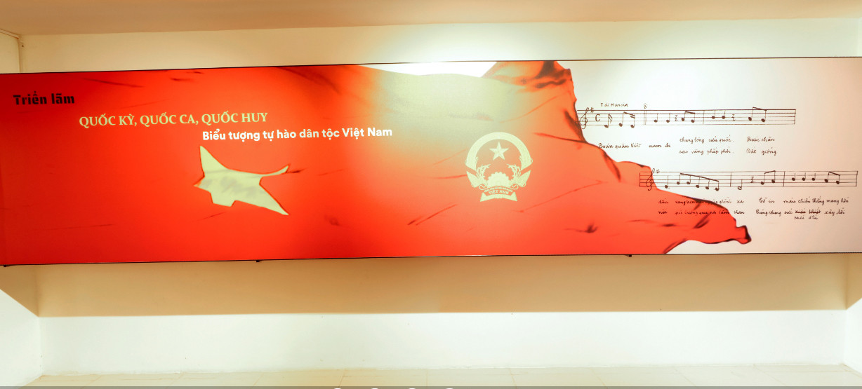 Trưng bày “Bảo vật quốc gia – Phác thảo mẫu Quốc huy Việt Nam” – Cổng thông  tin Sở Văn Hóa Thể Thao Hà Nội