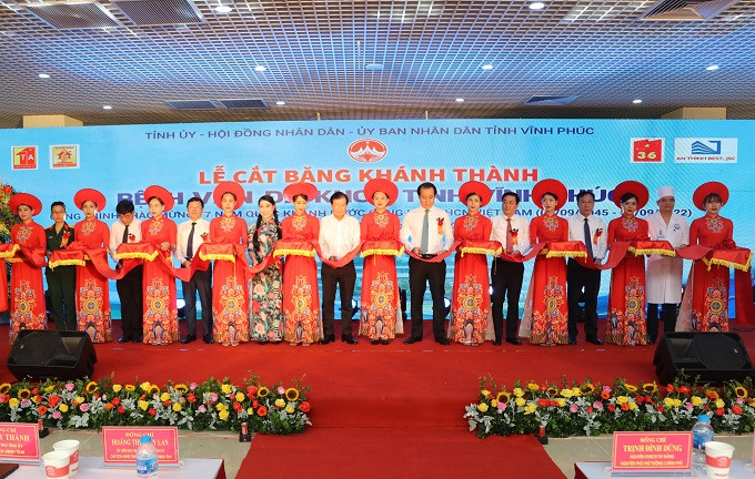 Khánh thành Bệnh viện Đa khoa tỉnh Vĩnh Phúc và cầu Đầm Vạc