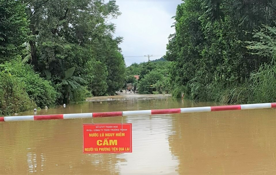 Mưa lớn, 119 hộ dân ở miền núi Thanh Hóa bị cô lập