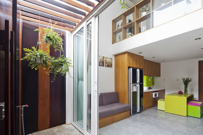 Ngôi nhà trong hẻm ở Sài Gòn dùng gạch thông gió để tận dụng tối đa ánh sáng