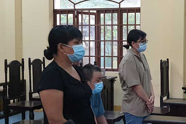 Cả gia đình lãnh án vì đánh nhân viên lấy mẫu Covid-19