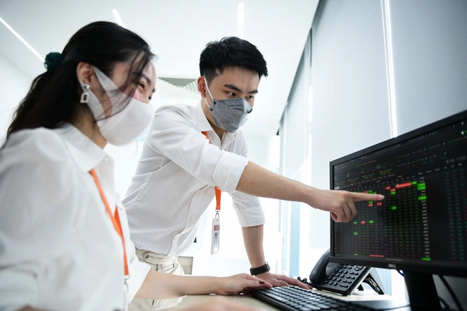Cách đầu tư dài hạn dù chứng khoán biến động
