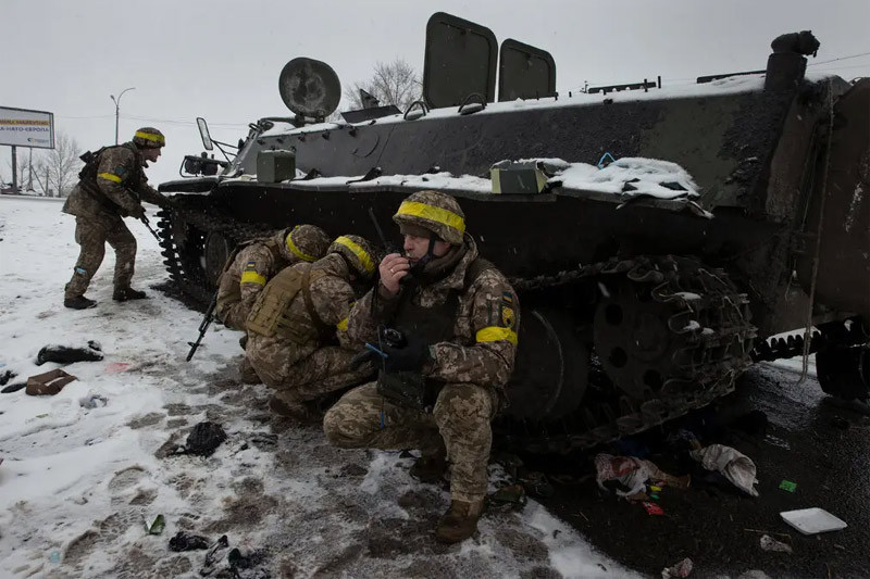 ウクライナは、モスクワがさらに650人の軍隊を失ったと言う、ロシアの下院議長はG7で警告する