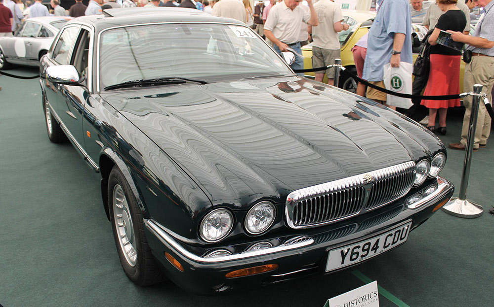 The Queen's cars: Daimler Super V8 LWB
