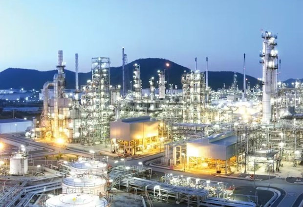 Thai oil refining firm eyes investment in Vietnam hinh anh 1
