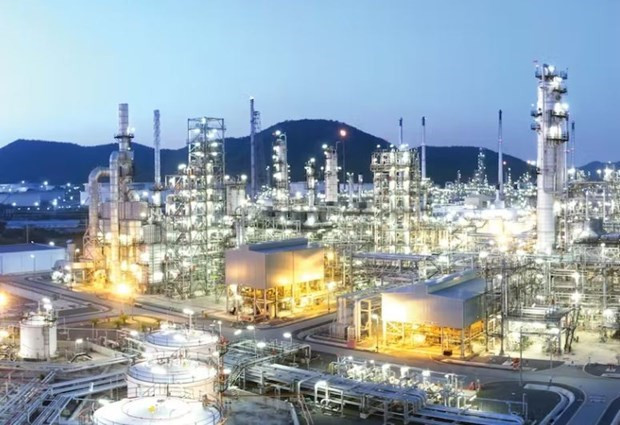 Thai oil refining firm eyes investment in Vietnam