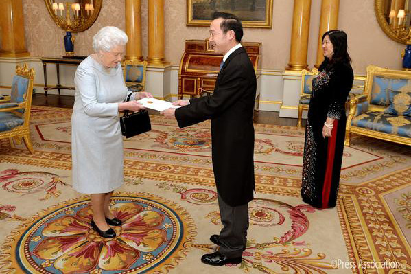 Cuộc trò chuyện gần gũi, thân tình về Việt Nam của Nữ hoàng Anh Elizabeth II