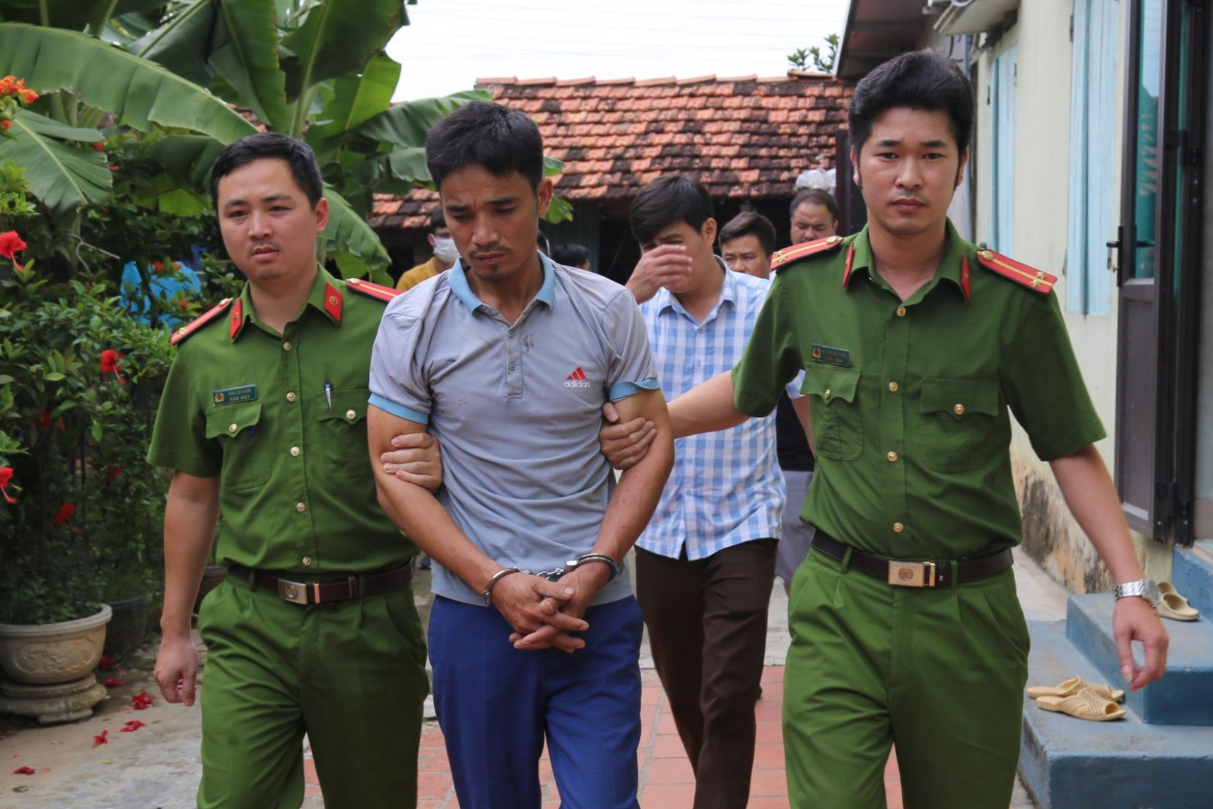 Bắt nghi can sát hại thiếu nữ 17 tuổi, giấu xác ven đường