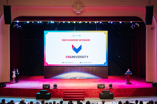 Phil Connect đồng hành cuộc thi hùng biện tiếng Anh của VinUni