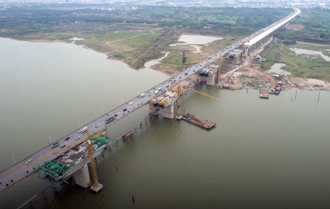 Thi công cầu Vĩnh Tuy 2 xuyên Tết Dương lịch