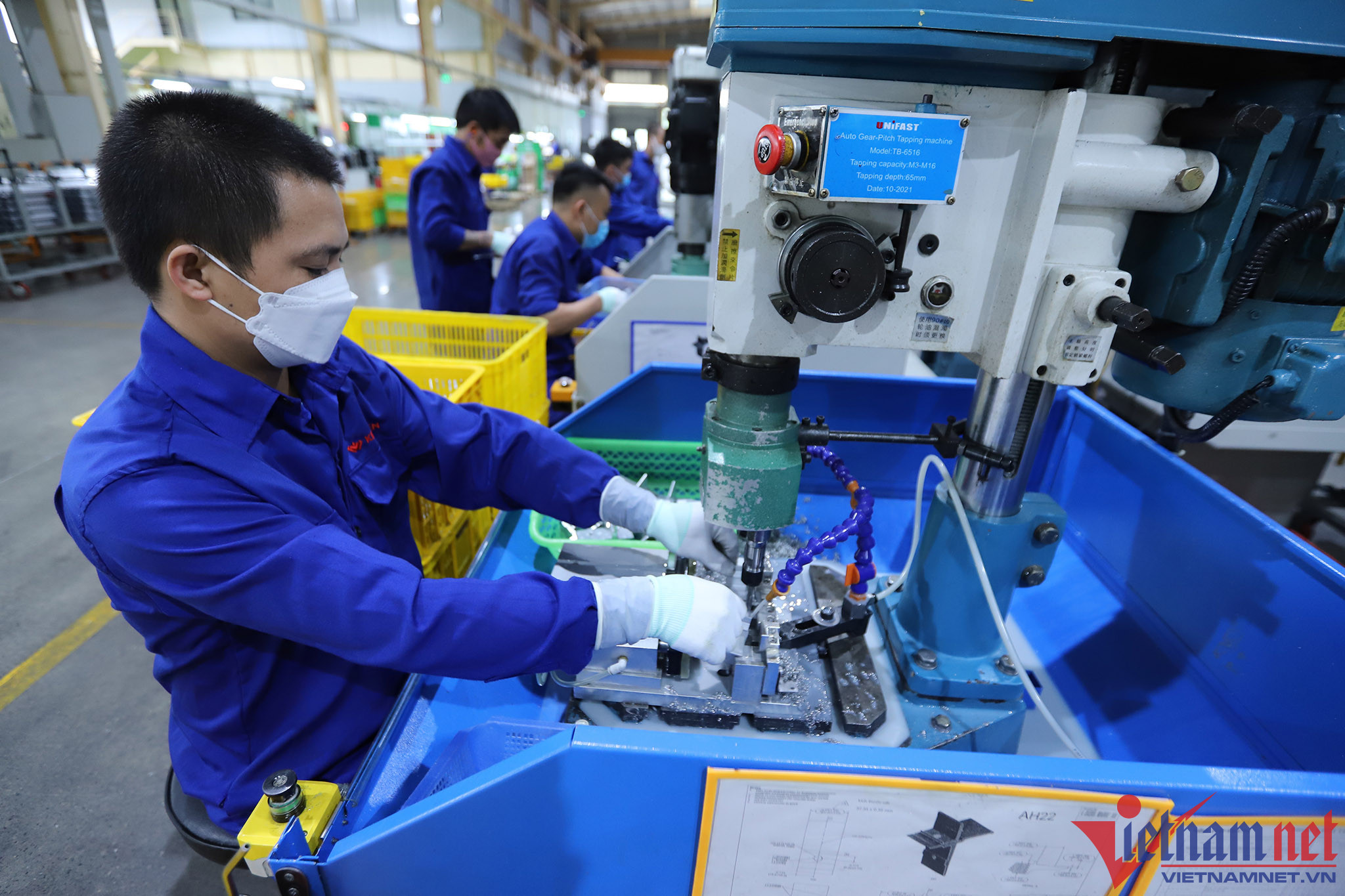 Từ công nghiệp bổ trợ đến công nghiệp hỗ trợ: Sự đổi mới của Đảng