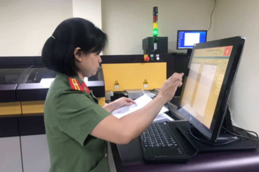 Từ 1/1/2023: Cấp hộ chiếu mới bổ sung thông tin 'nơi sinh'