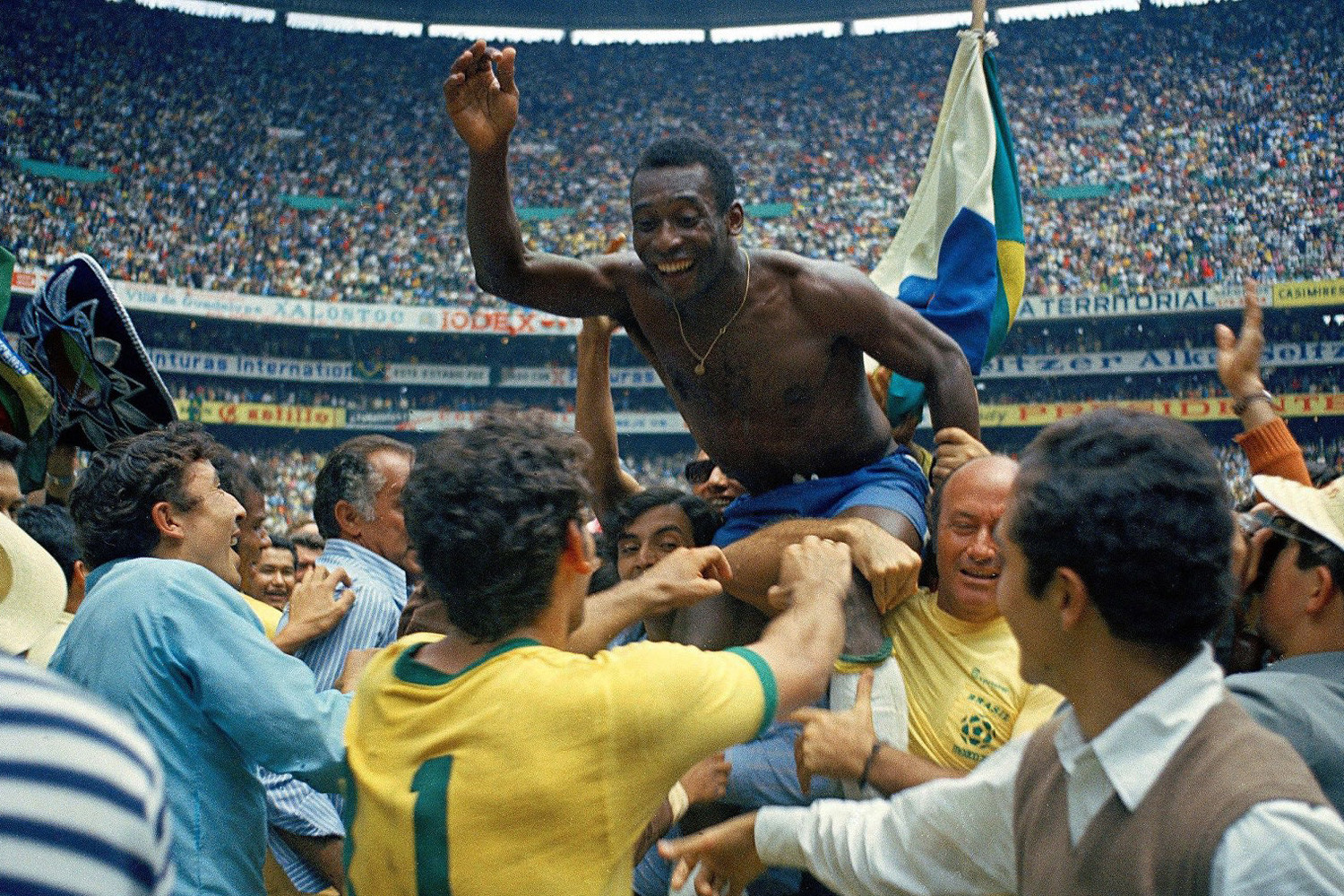 Vua bóng đá Pele: Tình yêu và biểu tượng bất tử ở Mexico