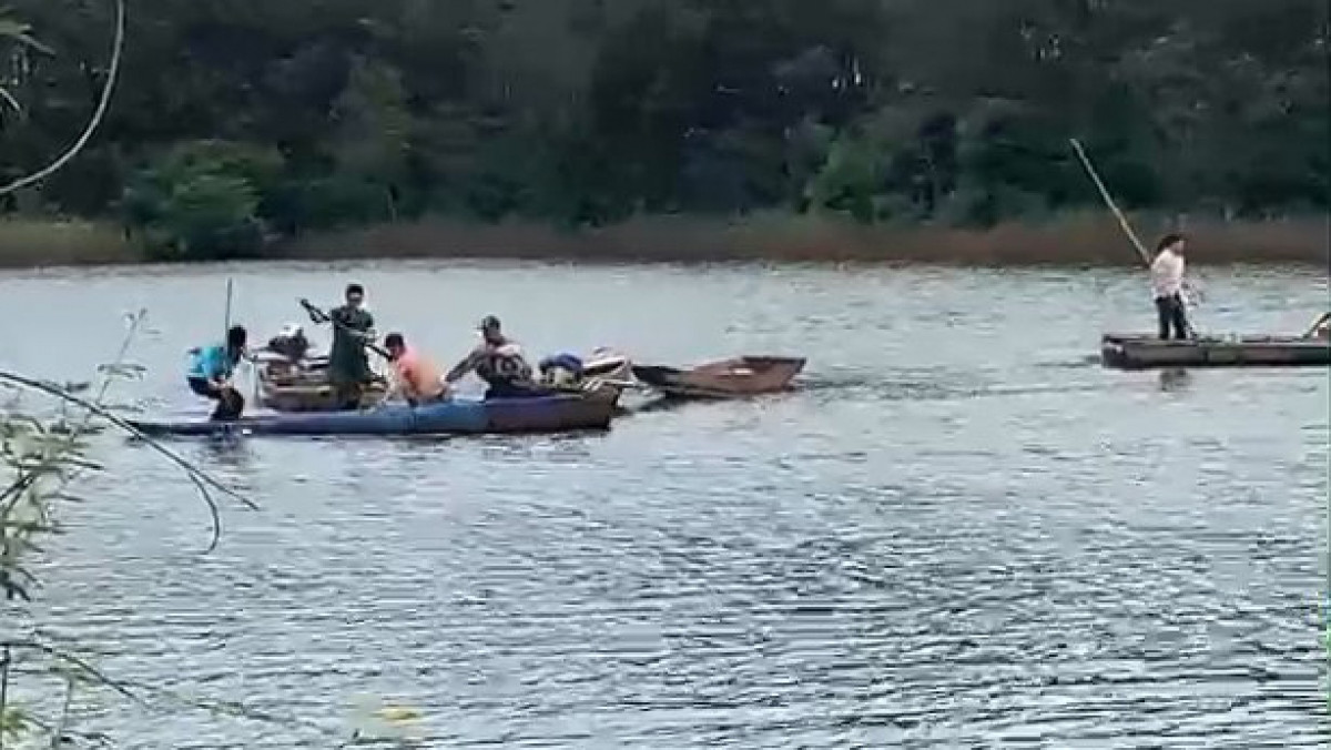 Chèo xuồng đi thăm rẫy ngày đầu năm, 2 cha con ở Bình Phước gặp nạn