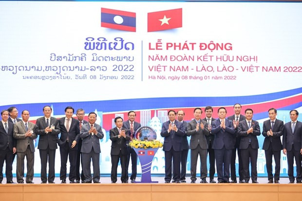 PM’s official visit to Laos expected to give push to bilateral relations hinh anh 1