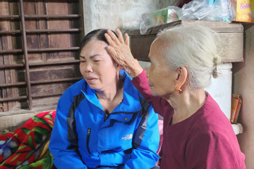 Không có tiền, vợ