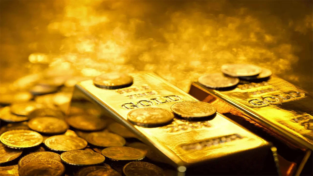 Đại gia ồ ạt bán ròng 110 tấn vàng