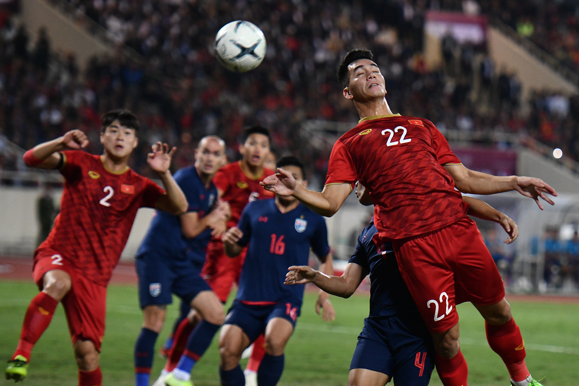 Việt Nam gặp Thái Lan ở chung kết AFF Cup: Tập trung chơi bóng, ắt khác biệt