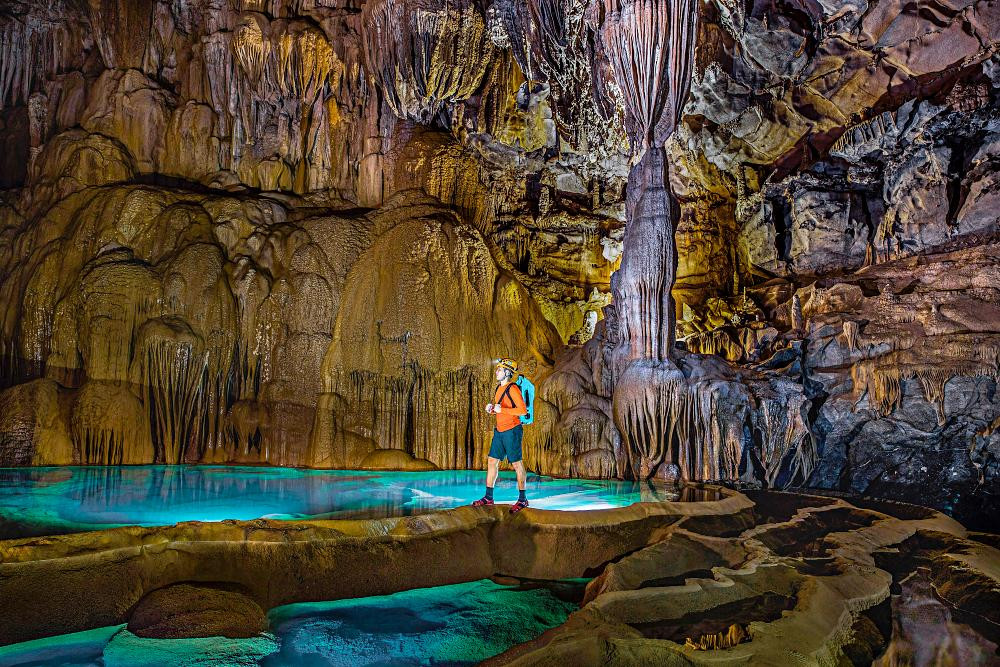 Chinh phục hang động kỳ vĩ tuyệt đẹp vừa được khám phá ở Quảng Bình