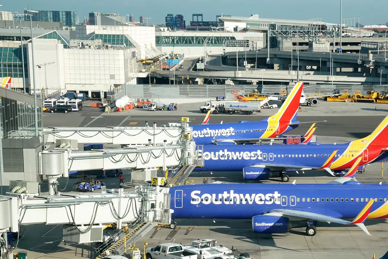 Mỹ dừng hơn 1.000 chuyến bay vì sự cố với cơ quan quản lý hàng không