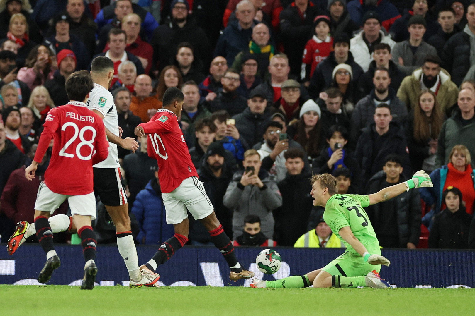 Rashford bay cao với MU: Khi MU thách thức Man City