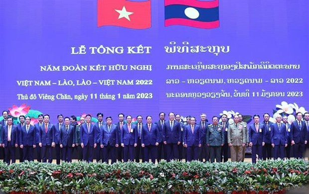 Vietnamese, Lao PMs wrap up Solidarity and Friendship Year