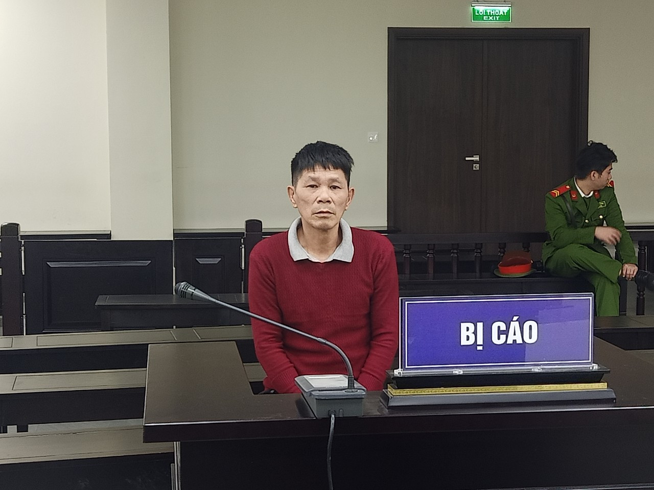 Chất chăn màn, châm lửa đốt nhà ở Hà Nội và cái kết