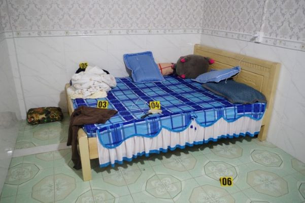 Chồng trói chân tay, cưỡng hiếp vợ tại nhà riêng