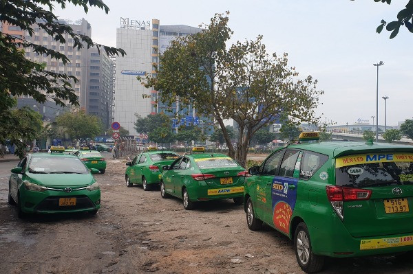 Sân bay Tân Sơn Nhất có bãi cho taxi đậu miễn phí từ ngày 15/1