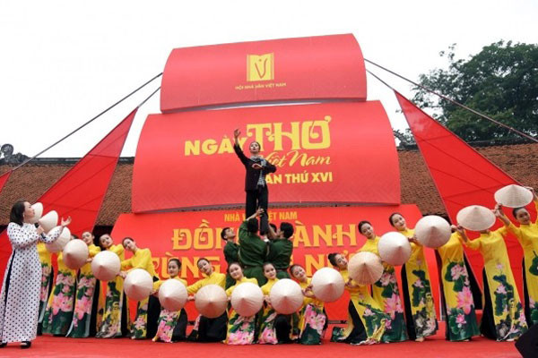 'Nhịp điệu mới' trong Ngày thơ Việt Nam lần thứ 21