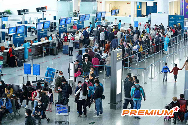 Lượng khách quốc tế qua sân bay Nội Bài dịp cao điểm Tết đạt 75% trước dịch
