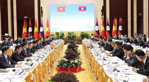 Vietnamese, Lao PMs co-chair Inter-Governmental Committee’s meeting