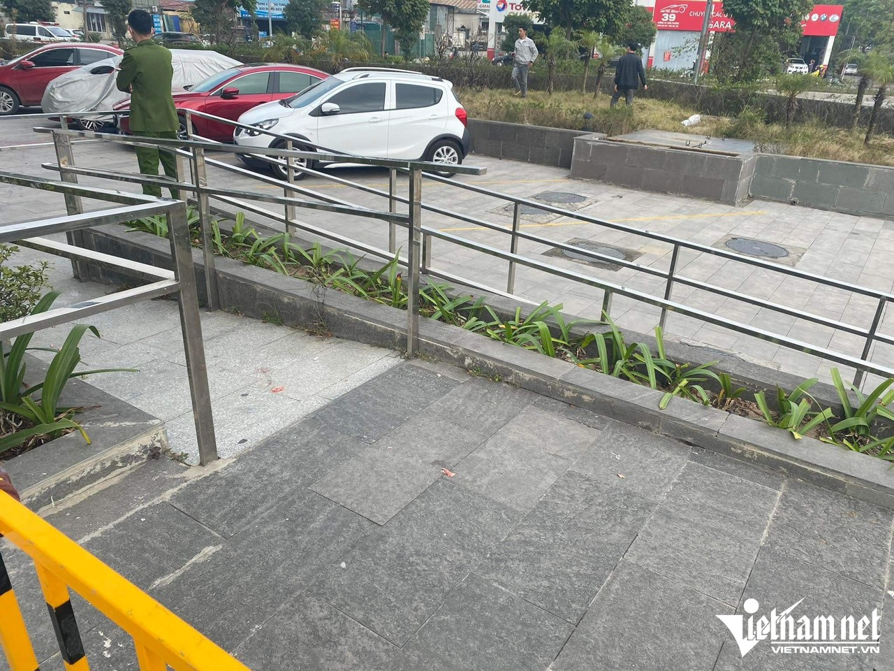 Rơi từ tầng 24 chung cư ở Hà Nội, nam thanh niên tử vong