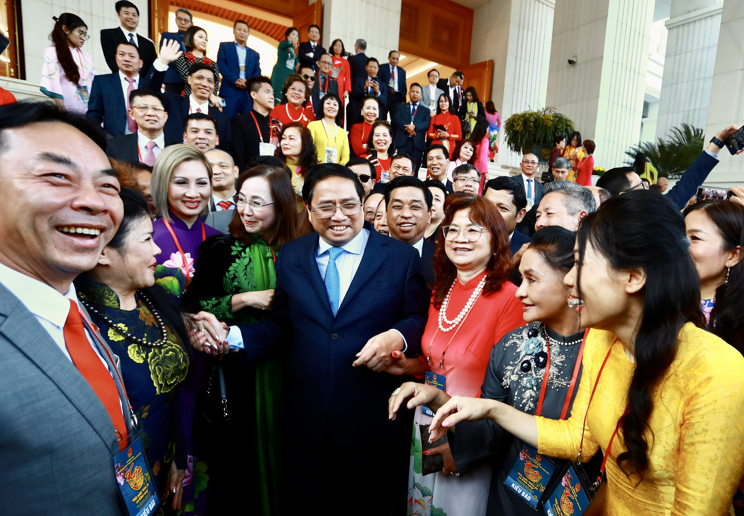 Thủ tướng chia sẻ với kiều bào: 'Các nước rất tôn trọng Việt Nam'
