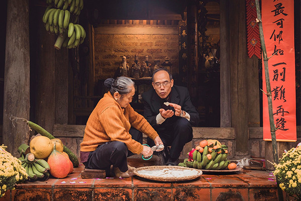 'Tết tôi cho bà mượn cháu tôi vài ngày đấy'