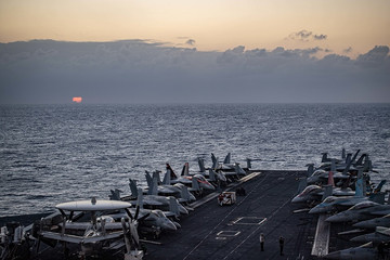 Mỹ triển khai nhóm tác chiến tàu sân bay tới Biển Đông