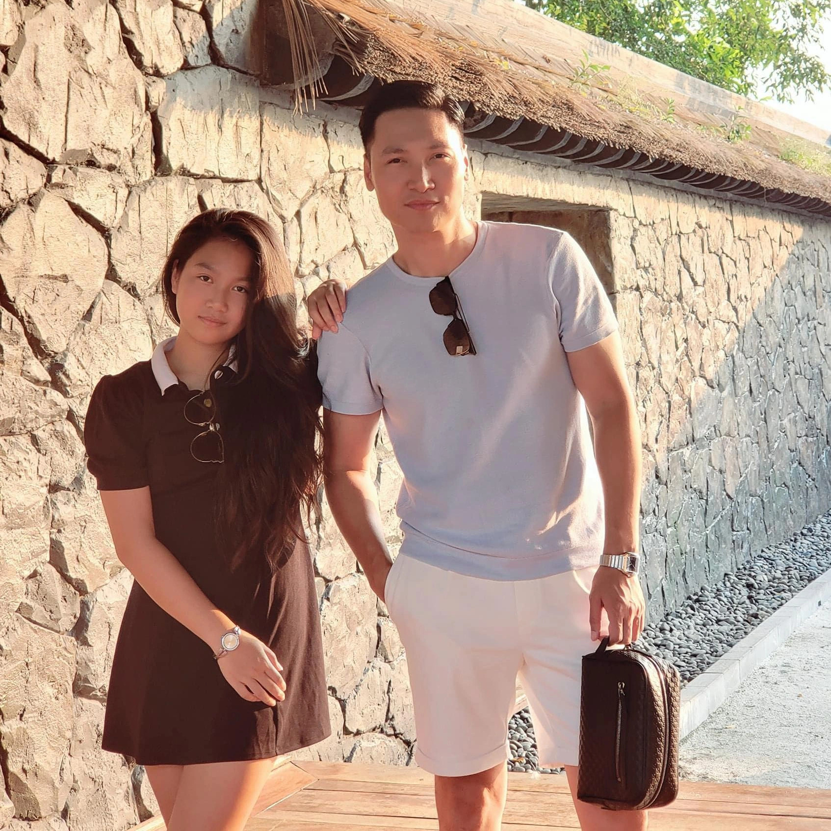 Mạnh Trường khoe ảnh con gái cao gần bằng bố, nhan sắc xinh đẹp trước tuổi - 1