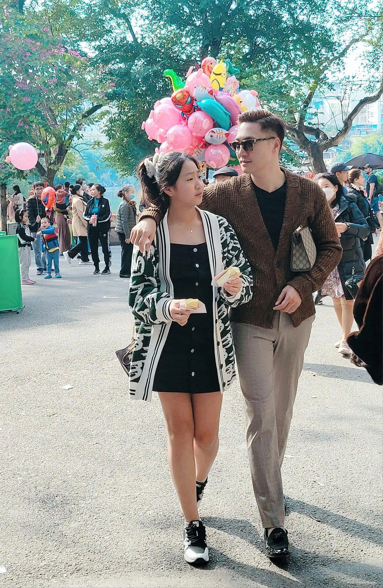 Mạnh Trường khoe ảnh con gái cao gần bằng bố, nhan sắc xinh đẹp trước tuổi - 2