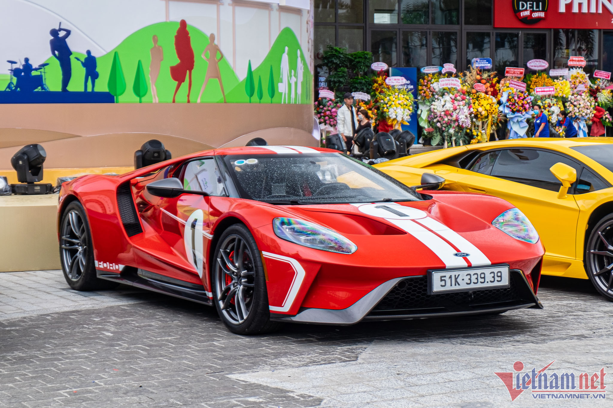 Ford GT hơn 60 tỷ của ông Đặng Lê Nguyên Vũ bất ngờ đổi màu lạ