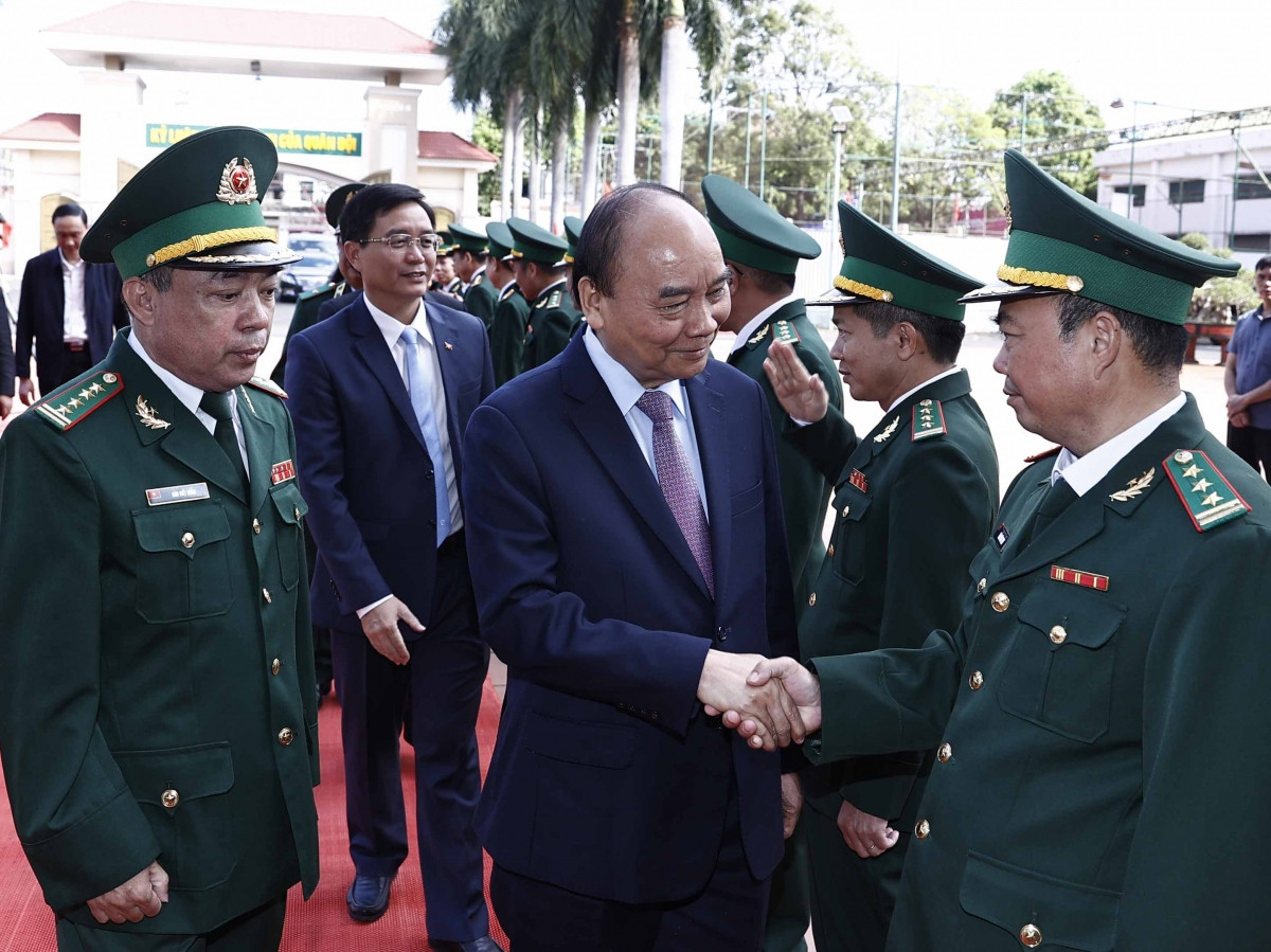 Chủ tịch nước kiểm tra công tác sẵn sàng chiến đấu của Bộ đội Biên phòng Đắk Lắk