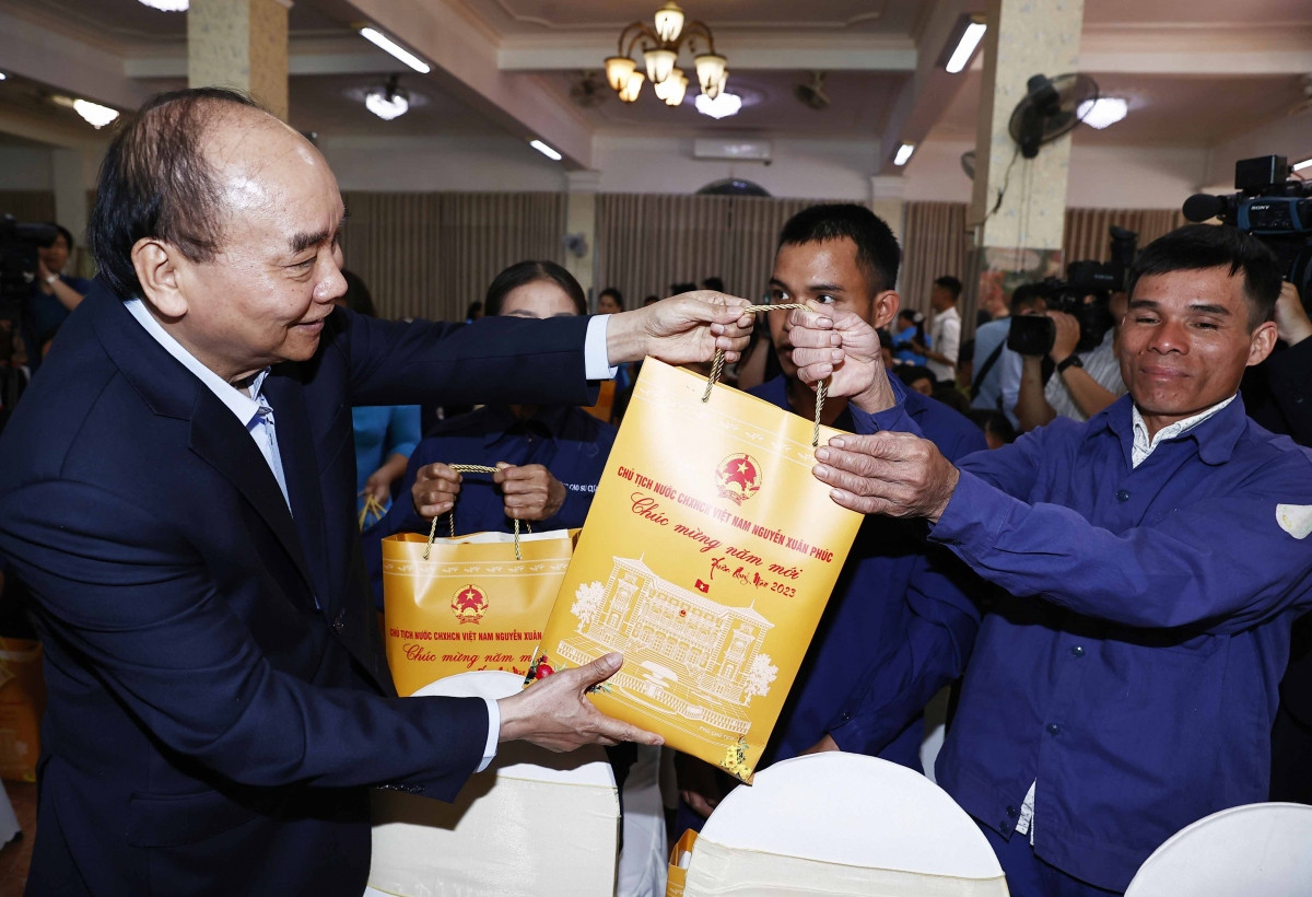 chu tich nuoc kiem tra cong tac san sang chien dau cua bo doi bien phong Dak lak hinh anh 4