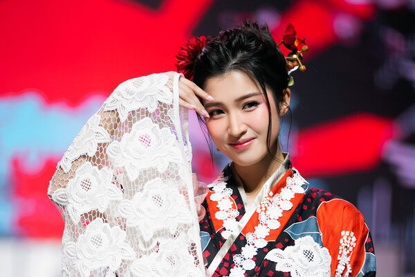 Á hậu Phương Nhi xinh đẹp khi diện kimono