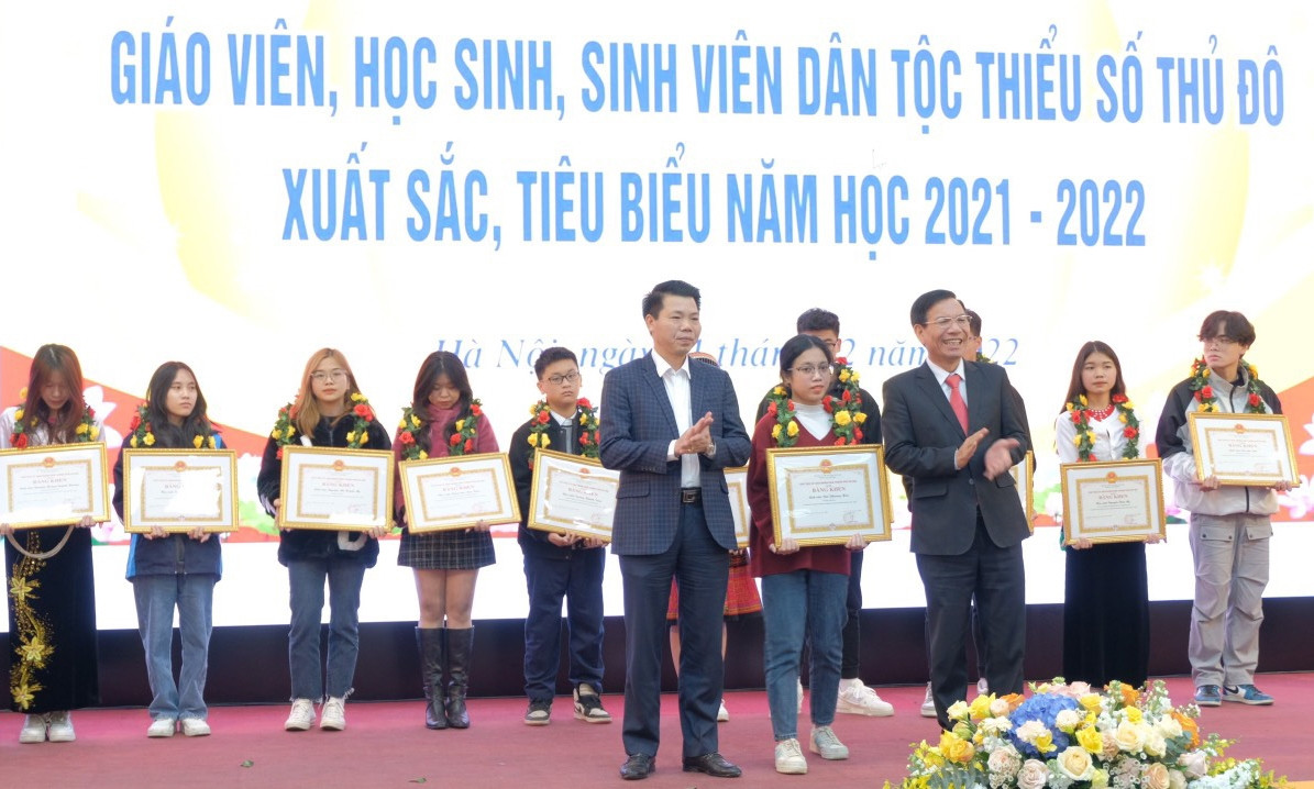 Tuyên dương giáo viên, học sinh, sinh viên dân tộc thiểu số Thủ đô xuất sắc, tiêu biểu