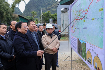 Thủ tướng khảo sát thực địa, thúc đẩy 2 'động lực phát triển' mới của Cao Bằng