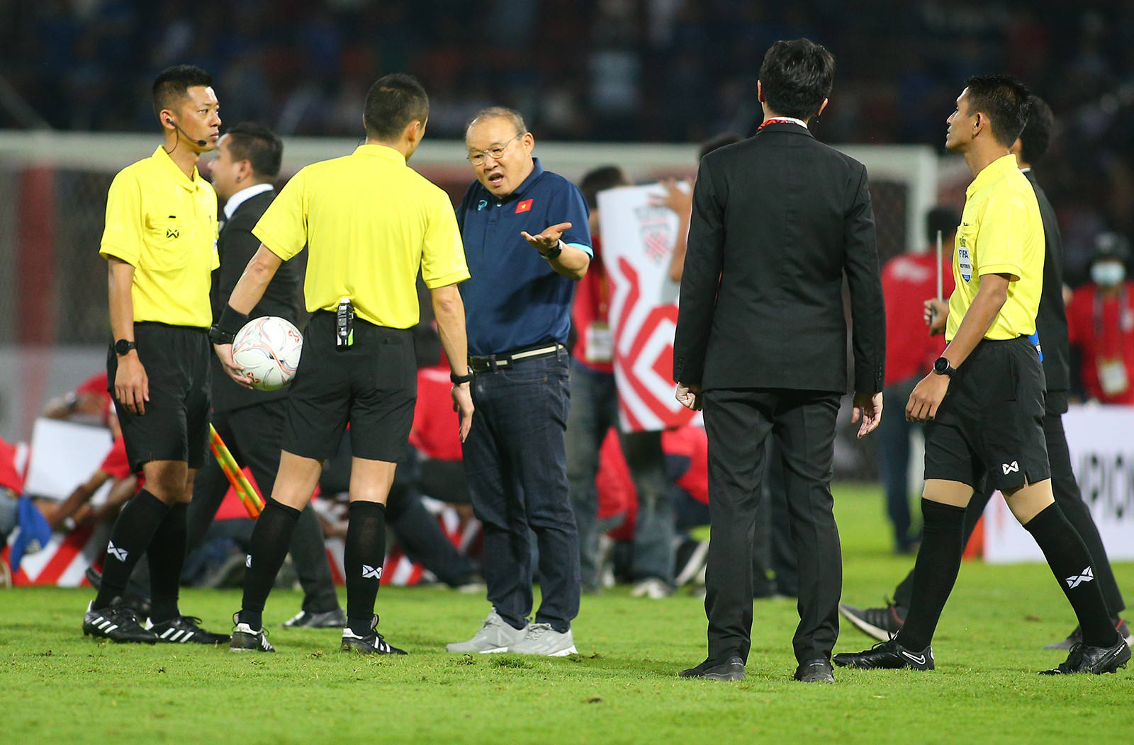 Thầy Park bức xúc cách cầm còi của trọng tài chung kết AFF Cup 2022