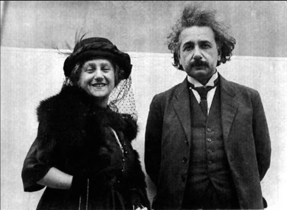 Cái giá gia đình Albert Einstein phải 'trả' khi sống cùng thiên tài