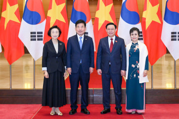 Chủ tịch Quốc hội và phu nhân chủ trì lễ đón Chủ tịch Quốc hội Hàn Quốc